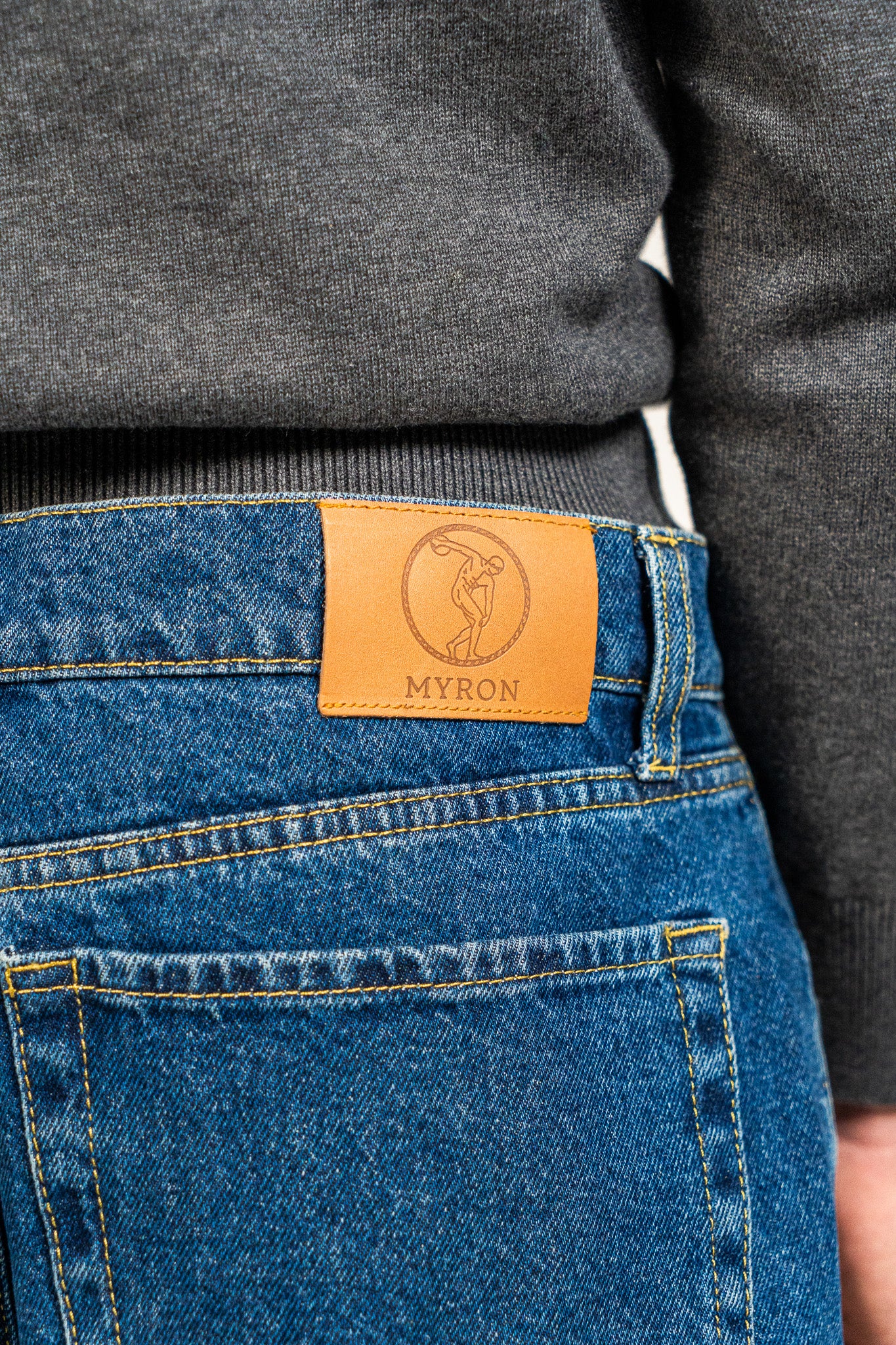 Jeans – Nähte, Taschen, Lederpatch Detail