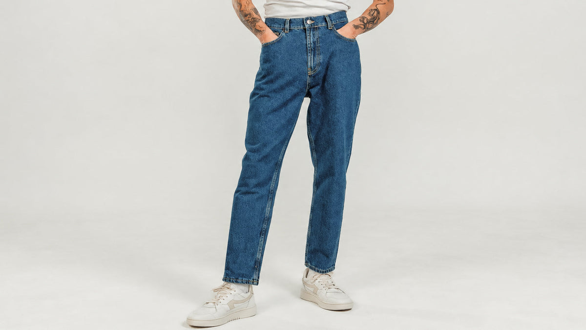 Jeans für kleine Männer: Warum die richtige Länge beim Schnitt beginnt